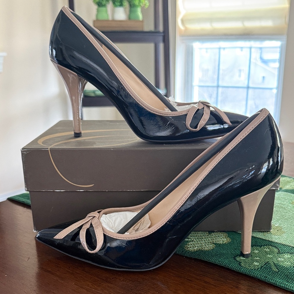 Enzo Angiolini Black and Tan Patent Heels